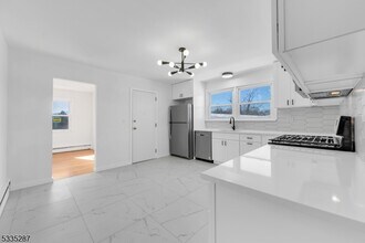 114 King St in Nutley, NJ - Building Photo - Building Photo