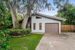 2760 Hillsdale Ave in Largo, FL - Building Photo