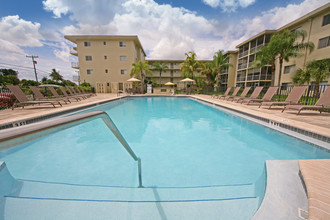 Palm Ridge Apartments in Lake Worth, FL - Building Photo - Building Photo