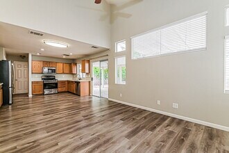 6237 Autumn Creek Dr in Las Vegas, NV - Building Photo - Building Photo