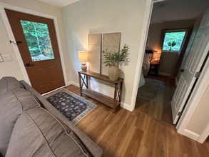 15 St Francis Way in Holden, ME - Foto de edificio - Building Photo