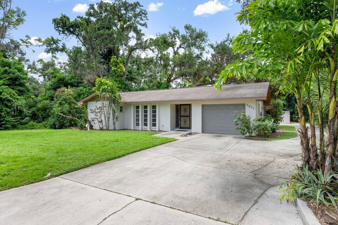 2635 Bryce Ln in Sarasota, FL - Building Photo