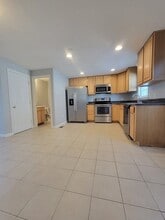 958 Warren Ave in Brockton, MA - Building Photo - Building Photo