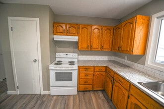 7638-797A 97a St in Grande Prairie, AB - Building Photo - Building Photo