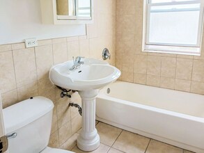 5137 N Wolcott Ave, Unit 1 in Chicago, IL - Building Photo - Building Photo