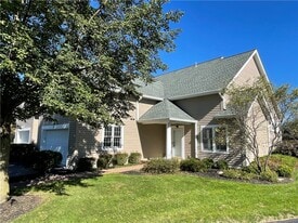 245 Roseland Ln in Canandaigua, NY - Building Photo