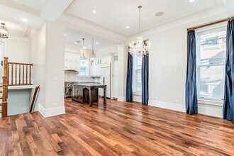 118 W Chestnut St in Chicago, IL - Building Photo - Building Photo