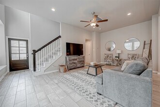 228 N Spotted Fern Dr in Montgomery, TX - Building Photo - Building Photo