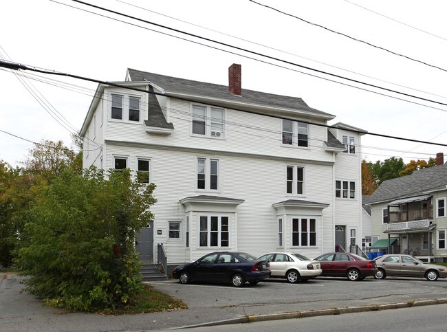 56 Silver St in Waterville, ME - Foto de edificio - Building Photo