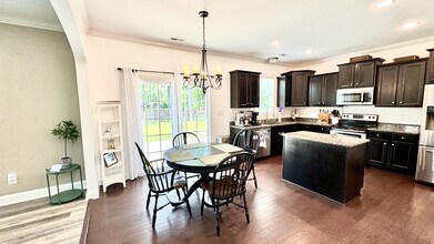108 Courtney Dr in Jacksonville, NC - Building Photo - Building Photo