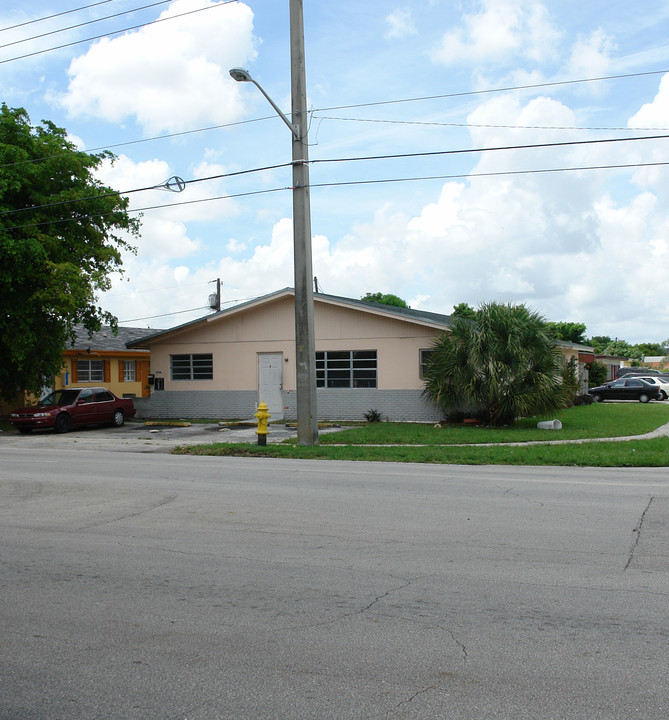 5998 NW 19th St in Fort Lauderdale, FL - Building Photo