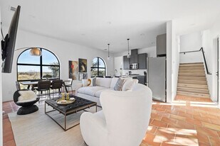 2701 Bumble Bee Dr in Spicewood, TX - Building Photo