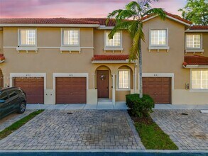 21007 NW 14th Pl in Miami Gardens, FL - Building Photo - Building Photo