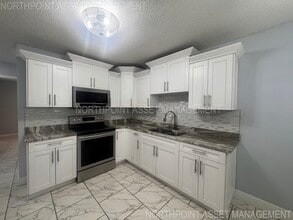 4520 W Paris St in Tampa, FL - Building Photo - Building Photo