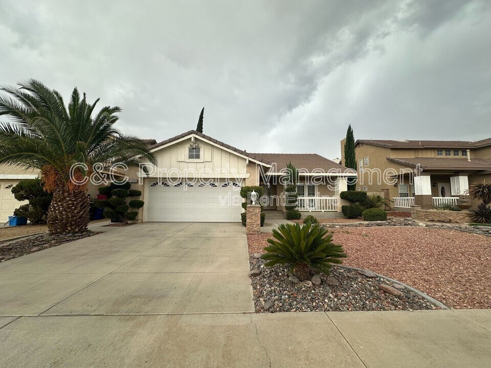 12555 Caballero Ct in Victorville, CA - Building Photo