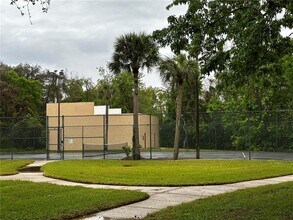 4814 S Semoran Blvd in Orlando, FL - Building Photo - Building Photo