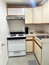 4152 71st St, Unit 1 bedroom apartment in Woodside, NY - Building Photo - Building Photo