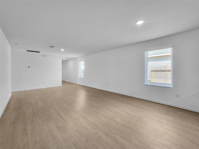 property at 14611 S Ascot Bnd Cir