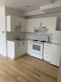 property at 5497A Av. Victoria