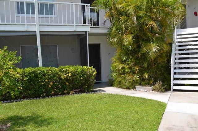 504 Narvaezi St in Venice, FL - Building Photo