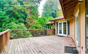 10340 Fischer Pl NE in Seattle, WA - Building Photo - Building Photo