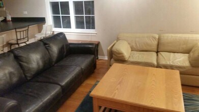 1453 N Larrabee St, Unit B in Chicago, IL - Foto de edificio - Building Photo