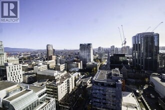 610 Granville St in Vancouver, BC - Building Photo - Building Photo