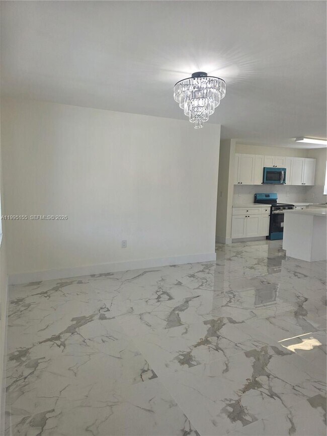 443 NW 23rd Pl in Miami, FL - Building Photo - Building Photo