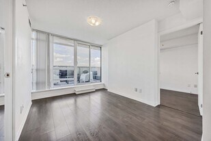 68 Abell St in Toronto, ON - Building Photo