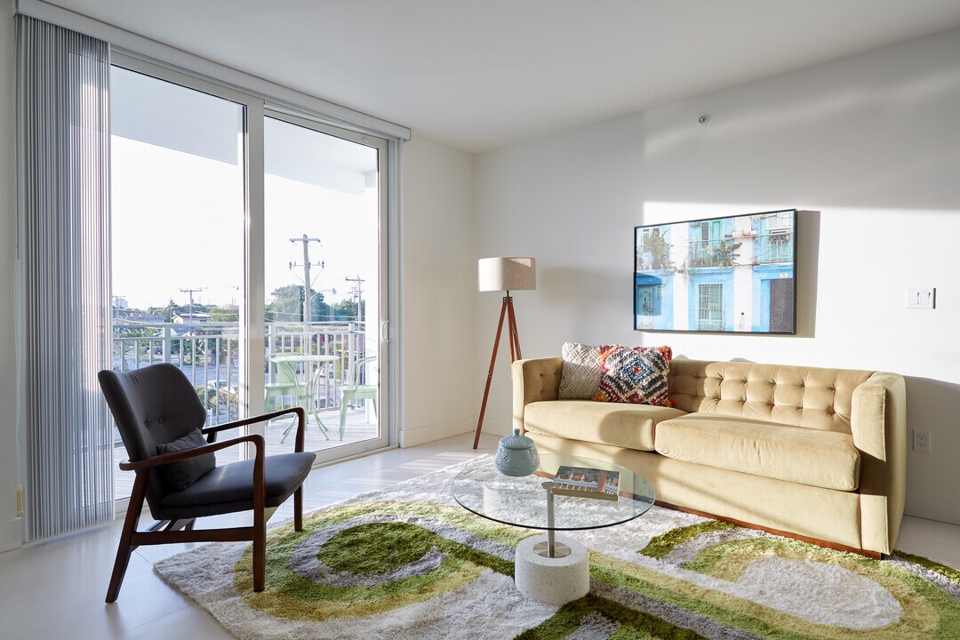 1710 SW 27th Ave in Miami, FL - Building Photo