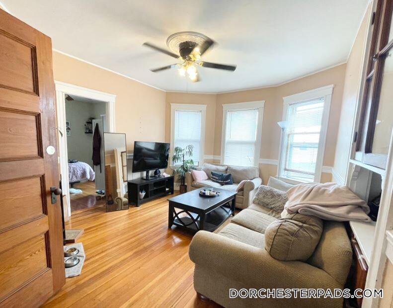 18 Romsey St in Boston, MA - Building Photo