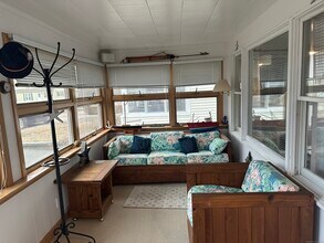 63 Langworthy Ave in Stonington, CT - Building Photo - Building Photo