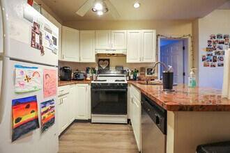 322 St Paul St, Unit 2 in Brookline, MA - Building Photo - Building Photo