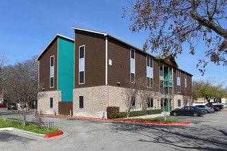 Elevation on Post Apartments in San Marcos, TX - Foto de edificio - Building Photo