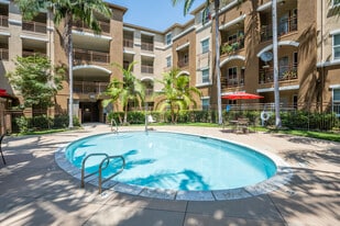 Harbor Grove Apartments in Garden Grove, CA - Building Photo