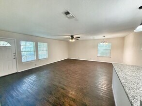 1541 Cologne Dr in New Braunfels, TX - Building Photo - Building Photo
