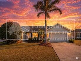 8755 Fort Socrum Village Way in Lakeland, FL - Building Photo