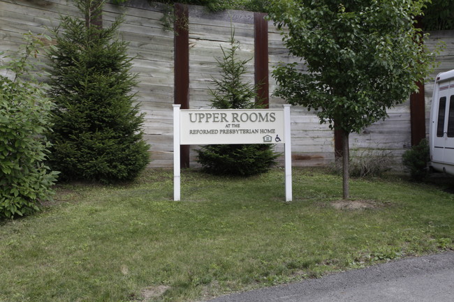 Upper Rooms Apartments in Pittsburgh, PA - Foto de edificio - Building Photo