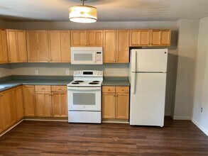 168 Center Ave in Elizabeth, PA - Building Photo - Building Photo