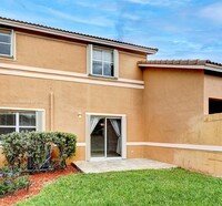 9920 NW 19th Pl in Sunrise, FL - Foto de edificio - Building Photo