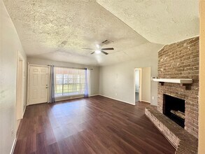 10019 Richtown Ln in Sugar Land, TX - Building Photo - Building Photo