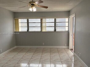 215 SE 3rd Ave in Hallandale Beach, FL - Building Photo - Building Photo