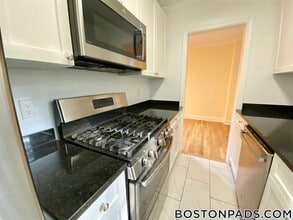 80 St Paul St, Unit 5 in Brookline, MA - Building Photo - Building Photo