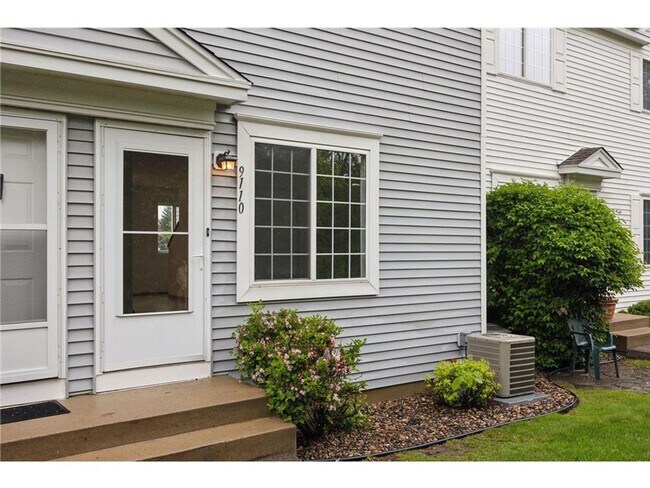 9110 Terra Verde Trail in Eden Prairie, MN - Building Photo - Building Photo