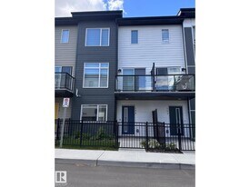 804 Welsh Dr S W in Edmonton, AB - Building Photo