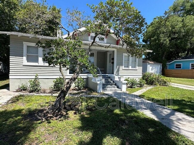 304 E Hanna Ave in Tampa, FL - Building Photo - Building Photo