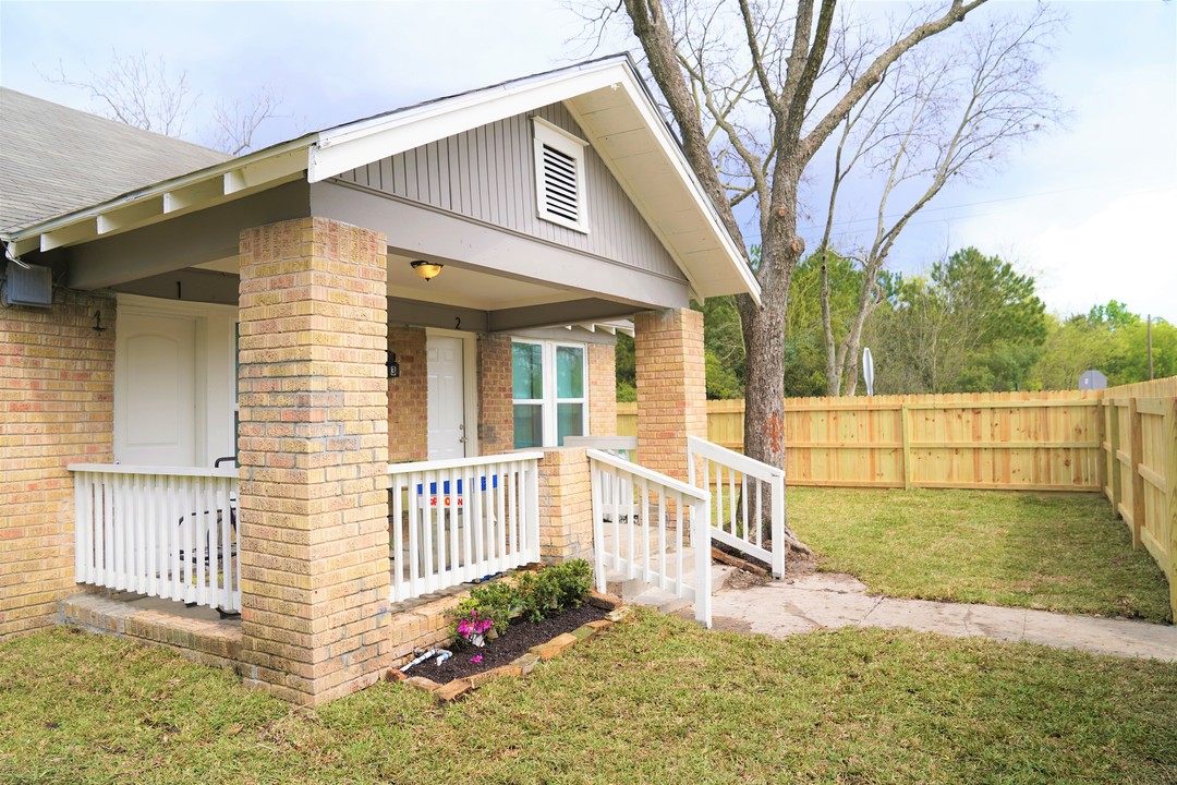 Eskridge 6Plex Apartments in Houston, TX - Building Photo