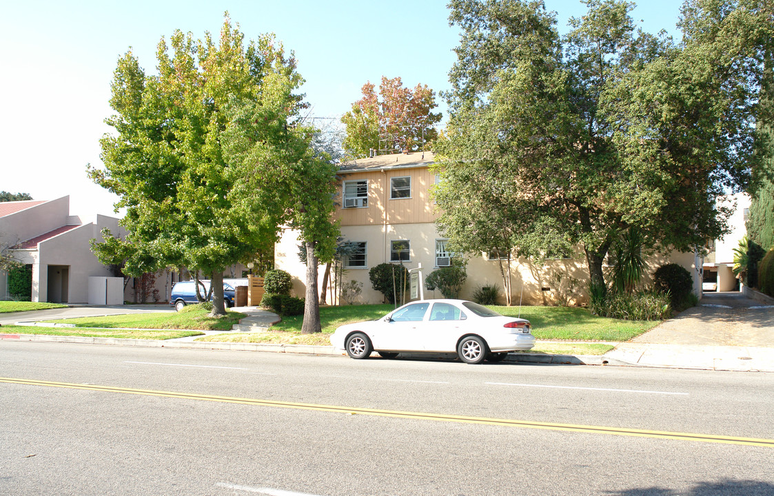 1515 E Broadway in Glendale, CA - Building Photo