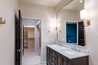 9550 E Thunderbird Rd, Unit 138 in Scottsdale, AZ - Foto de edificio - Building Photo