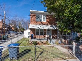 1559 FORT DUPONT St SE